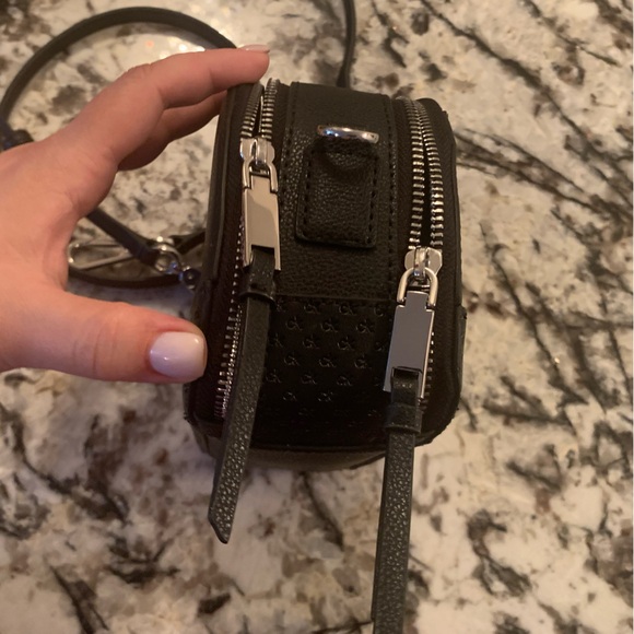 NEW Calvin Klein Crossbody, Removable/Adjustable Strap - Picture 11 of 15